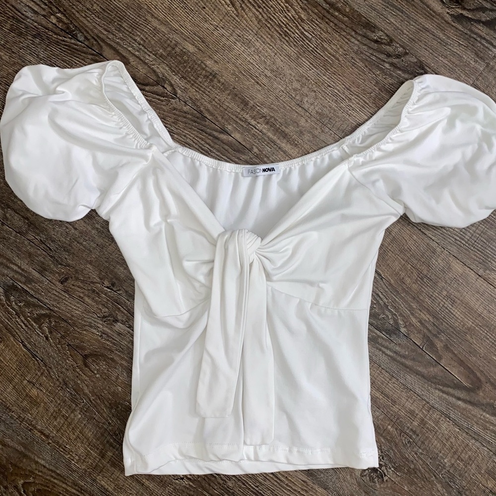 White shirt knot in the front size small